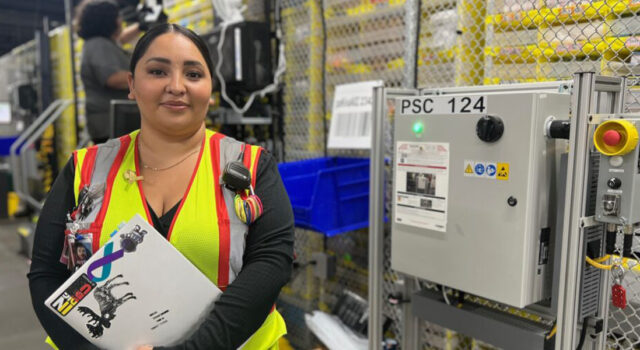 Alyssa Holiday working at Amazon Warehouse in Sioux Falls SD