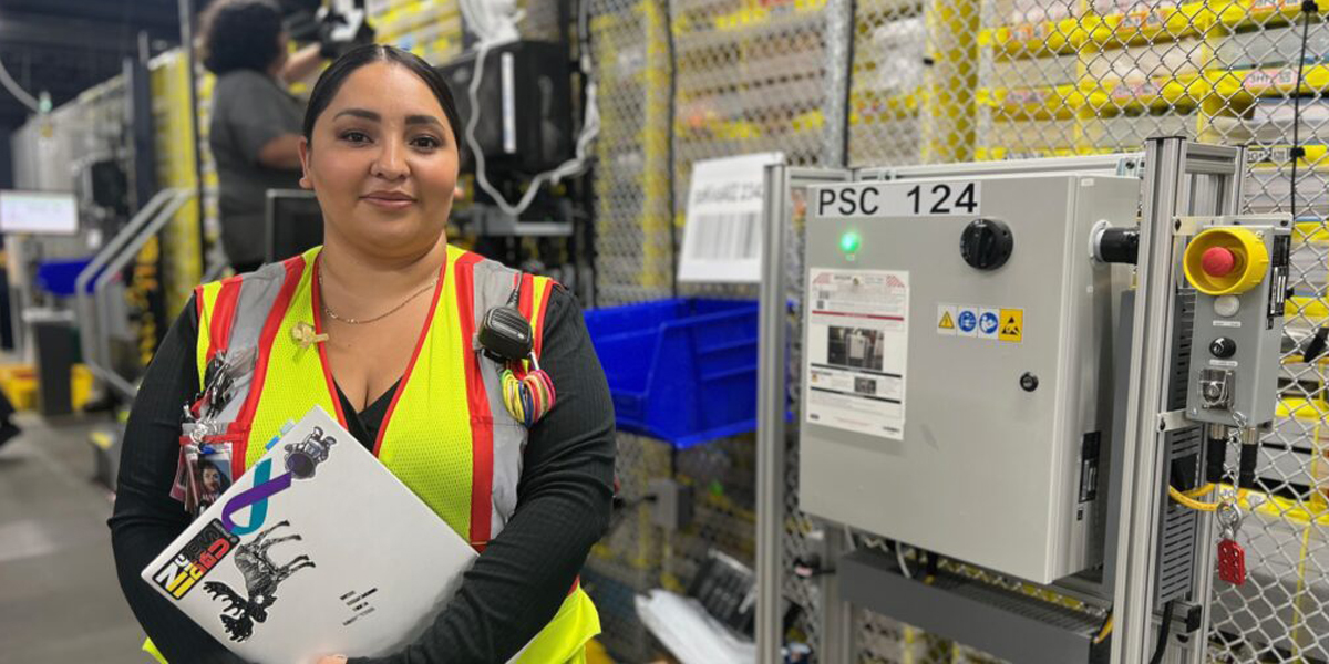 Alyssa Holiday working at Amazon Warehouse in Sioux Falls SD