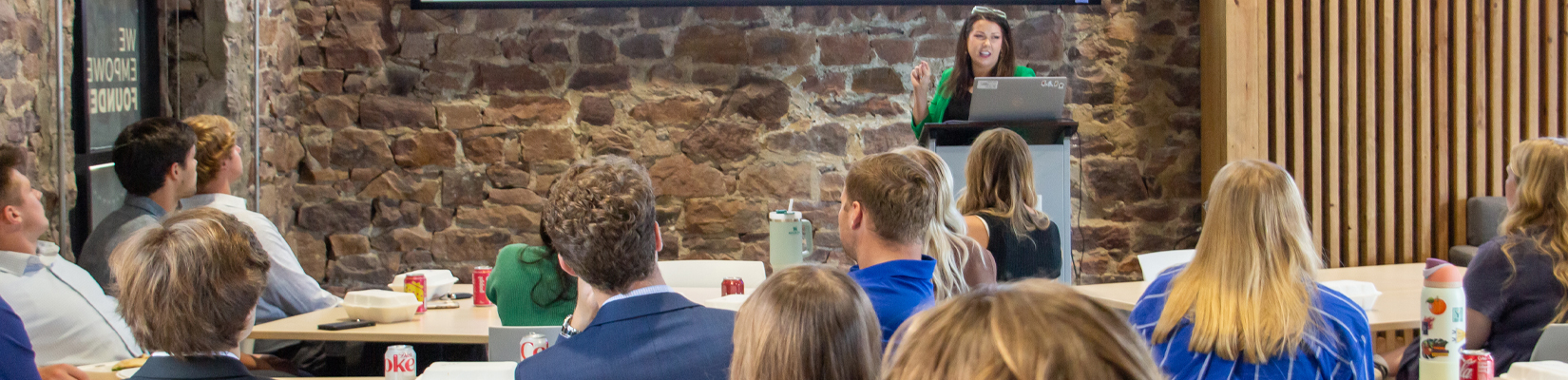 Intern Sioux Falls – LinkedIn Workshop and Headshots (SOLD OUT)