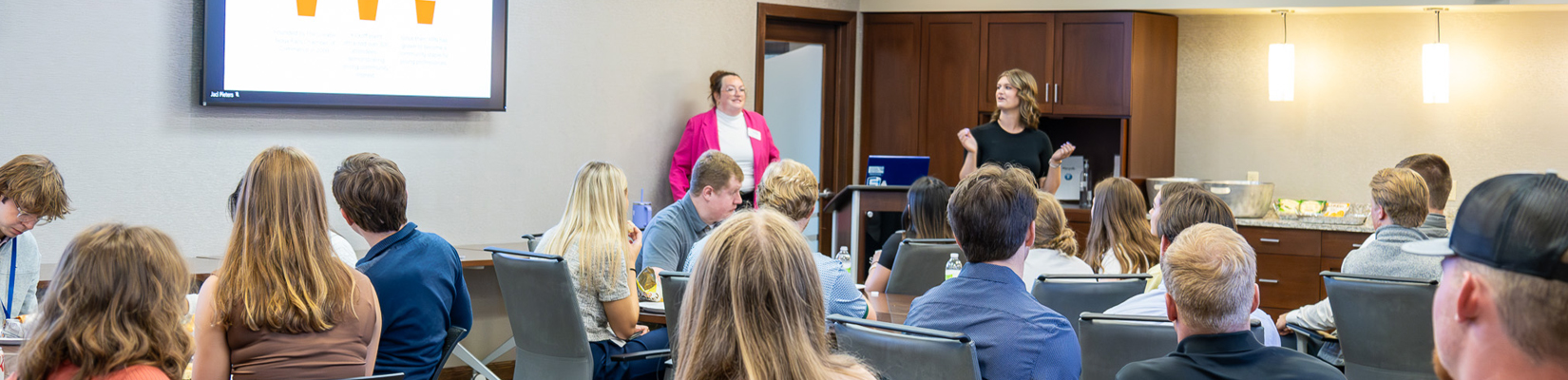 Intern Sioux Falls: Welcome Lunch